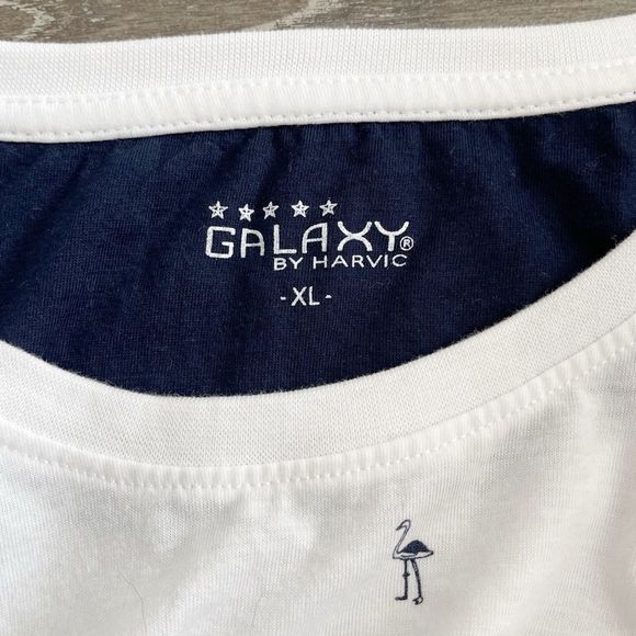 Galaxy by Harvic White/Navy Flamingo Print Tee Shirt size XL NWT - Picture 5 of 5